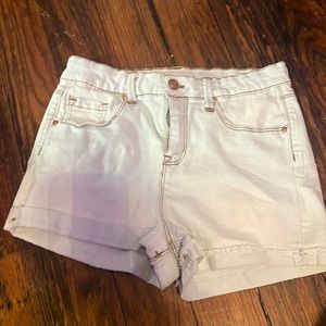 They have never been worn, took the tags off but didn’t like the way they fit